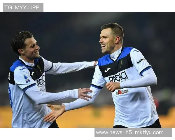 西蒙斯豪泽米诺特三人联手发威合砍53分助力球队逆转胜利