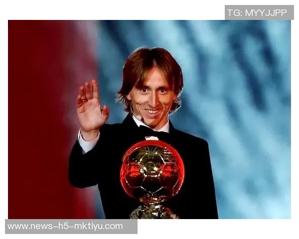 莫德里奇称C罗为简单普通人对梅西的非凡才华表示钦佩