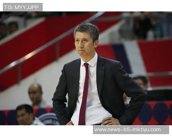 郭士强亲临山西男篮主场观战山西对阵江苏展现对球队的支持与关注 郭士强亲临山西男篮主场观战山西对阵江苏展现对球队的支持与关注